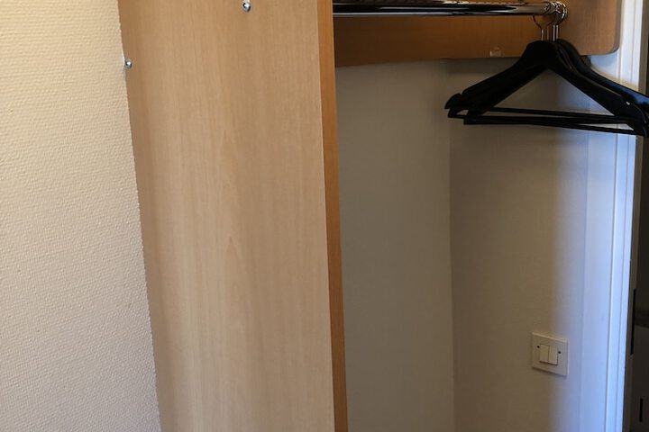 Room 10 of 30