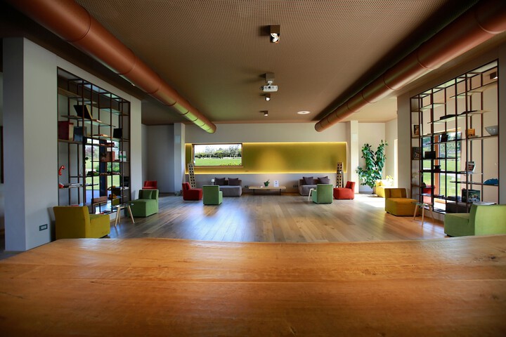 Ballroom/Hall 48 of 57