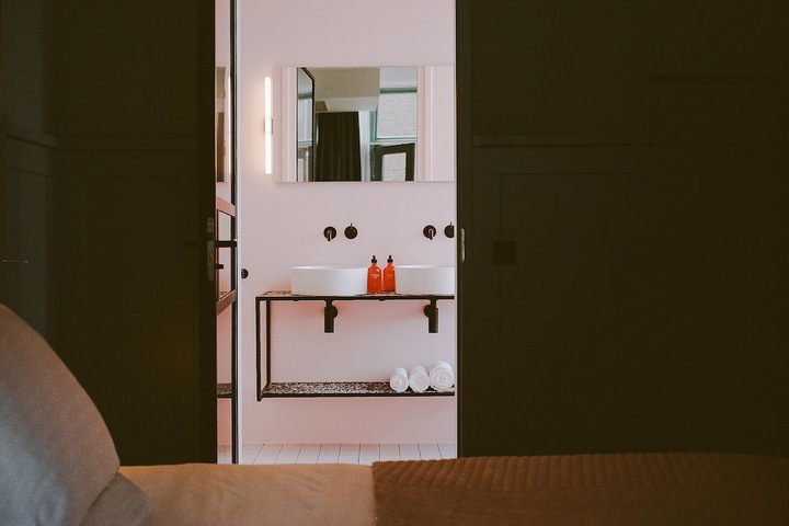 Room 38 of 66