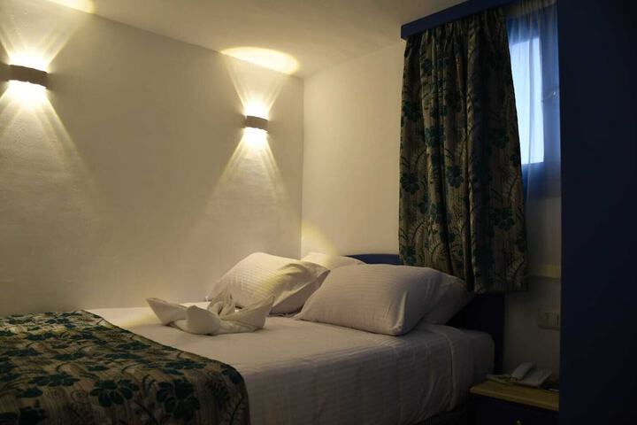 Room 2 of 15