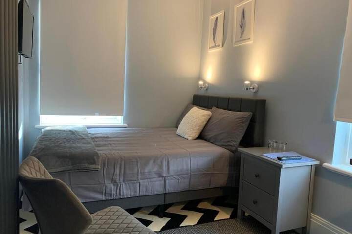 Room 8 of 19