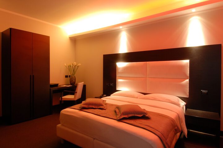 Room 13 of 49