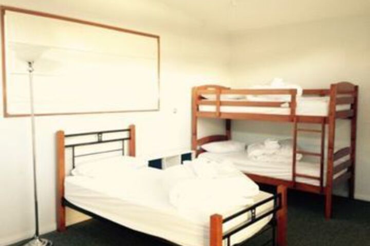 Room 53 of 191