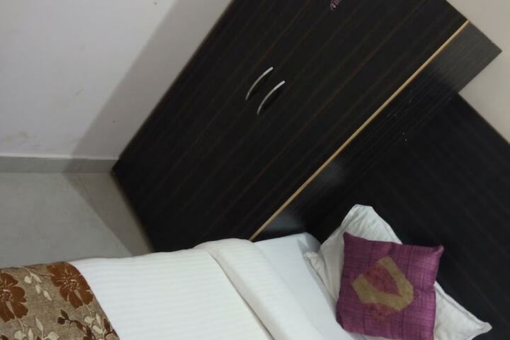 Hotel Ananta Inn