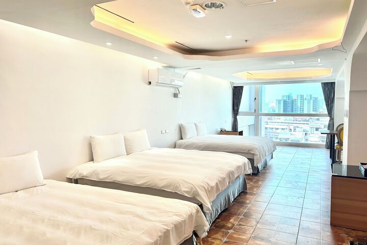 Room 32 of 51