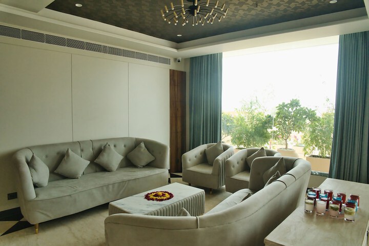 Hotel Interior 6 of 77
