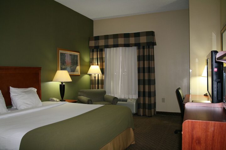 1 King Bed (14 of 14)