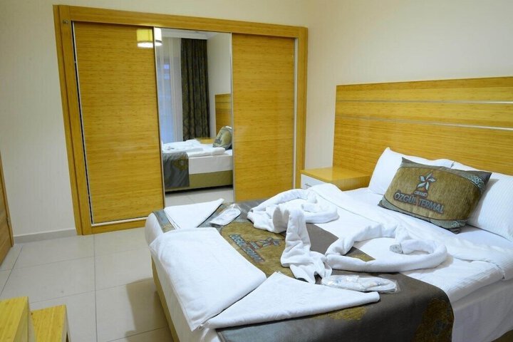 Room 18 of 114