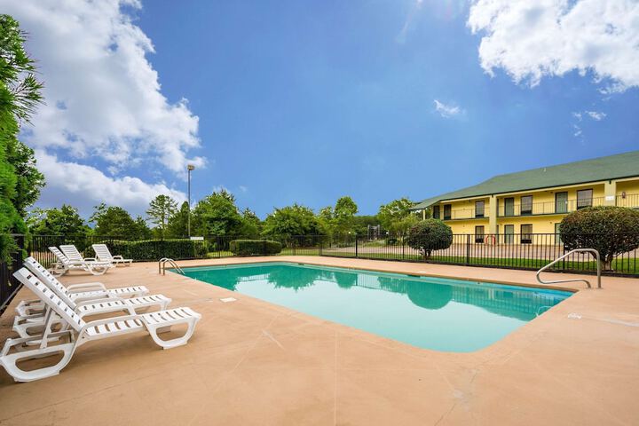 Pools & Facilities