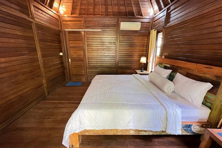 Room 6 of 42