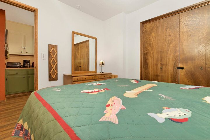 Room 3 of 24