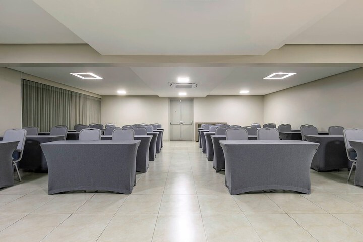 Ballroom/Hall 125 of 156