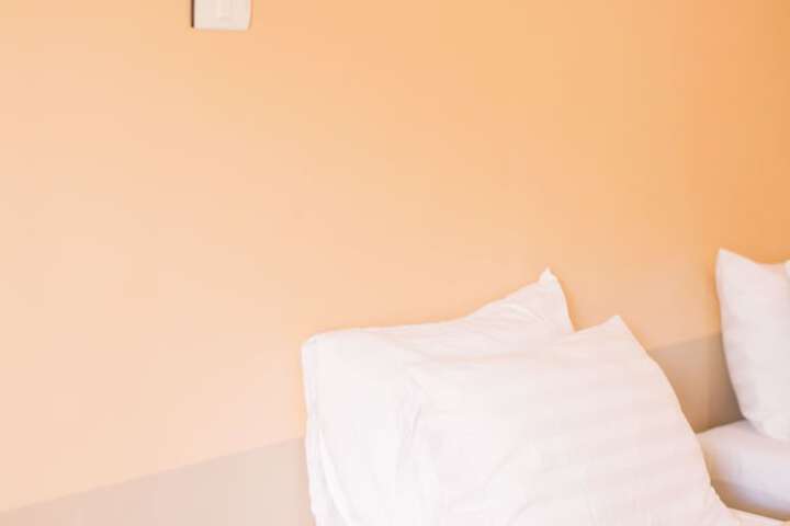 Room 13 of 34