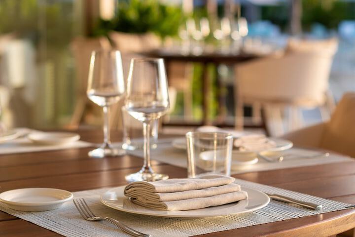 Dining 136 of 192
