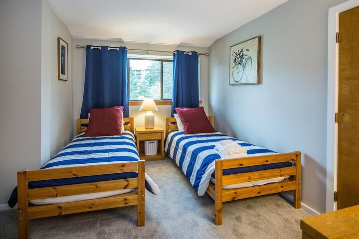 Room 12 of 93