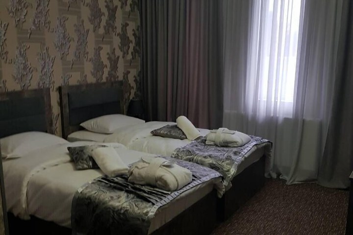 Room 16 of 33