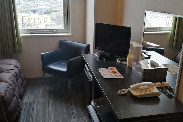 Room 19 of 40