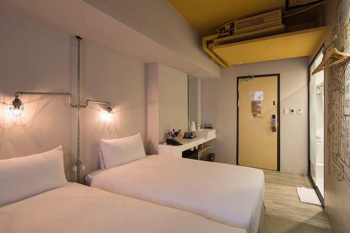 Room 62 of 108