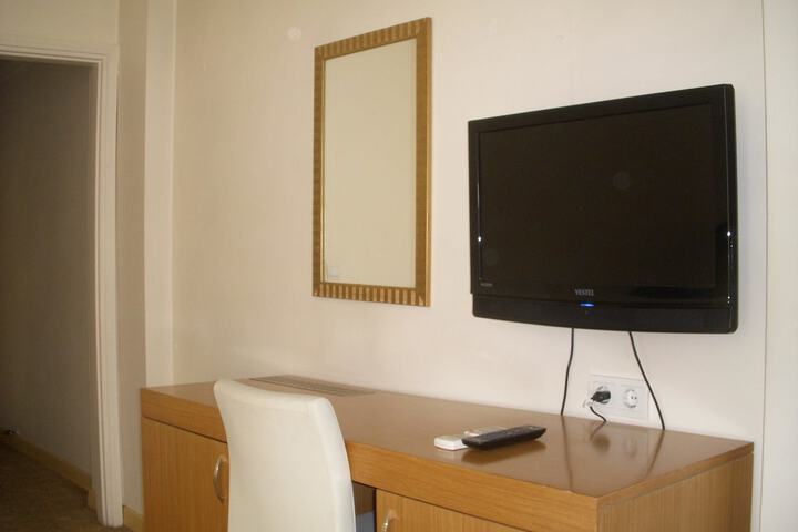 Room 17 of 31