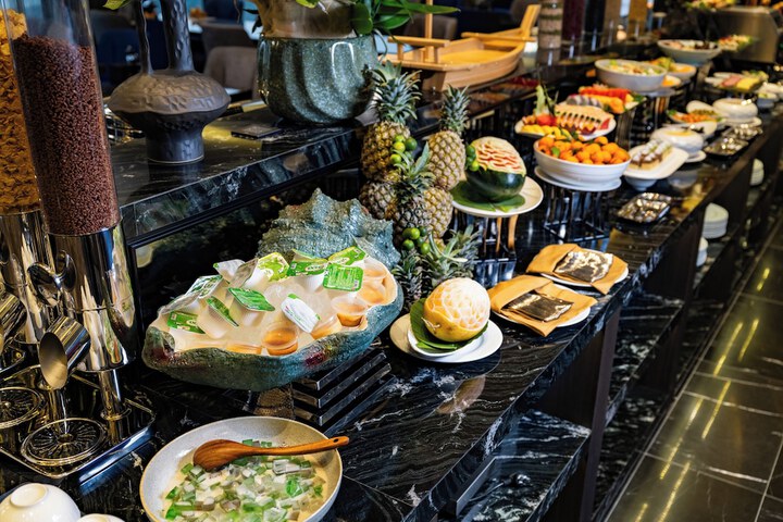 Dining 50 of 78