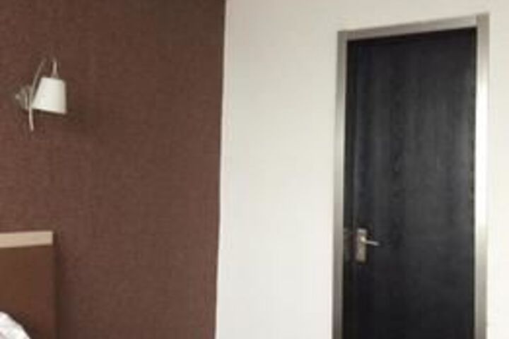 Room 7 of 29