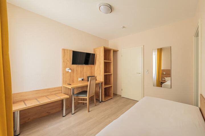 Room 5 of 24