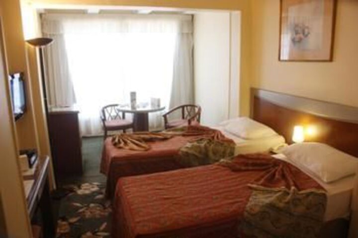 Room 16 of 25