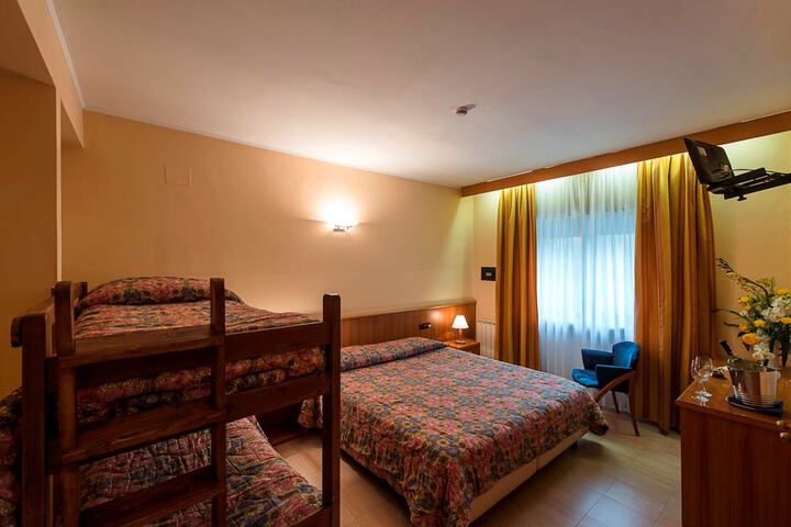 Room 10 of 65