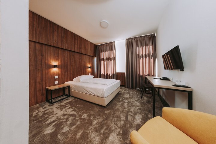 Room 23 of 129