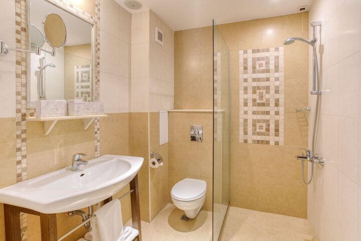 Room 35 of 124
