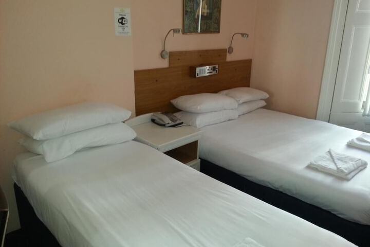 Room 51 of 113