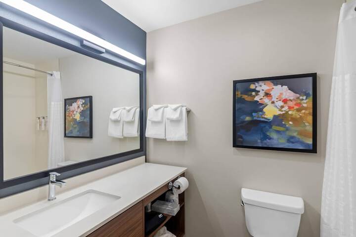 Room 42 of 65