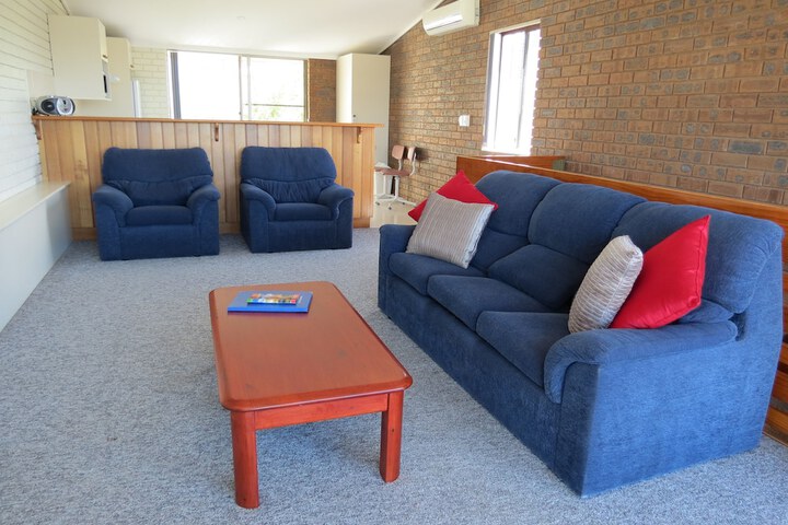 Room 8 of 27
