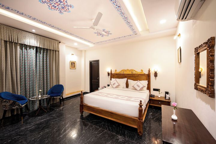Room 20 of 35