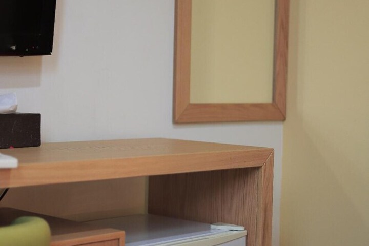 Room 15 of 60