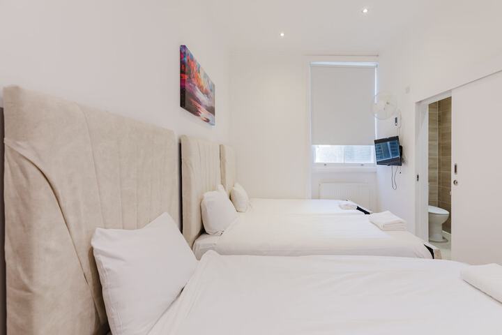Room 42 of 78