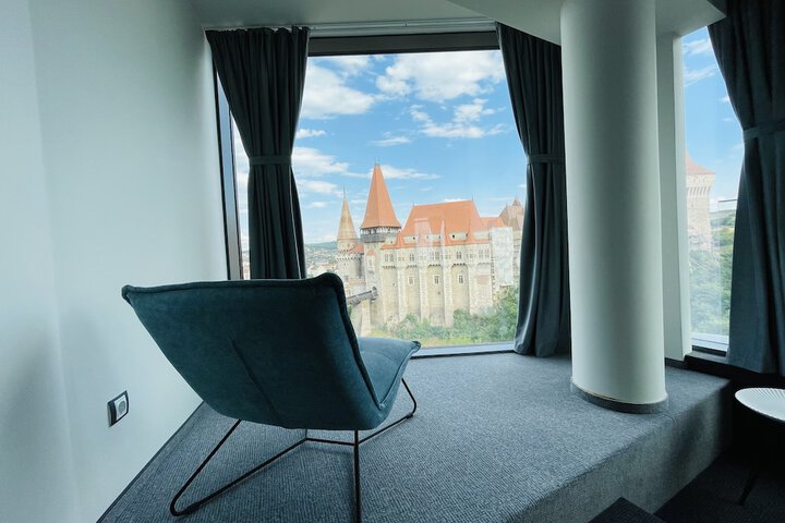 Room 27 of 47