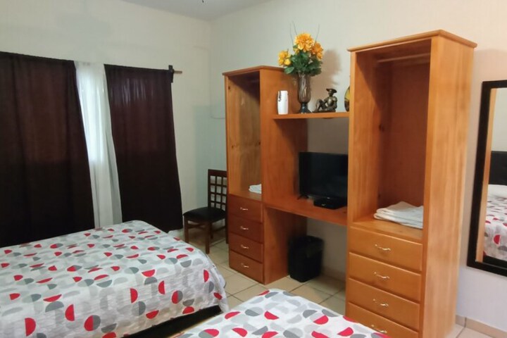 Room 6 of 104