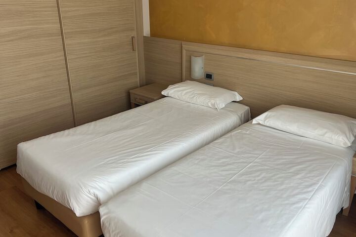 Room 40 of 101