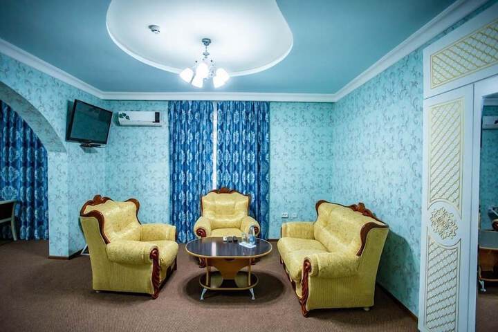 Room 25 of 41