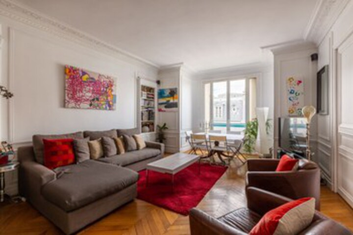 Balcony Bliss steps from the Bois de Boulogne