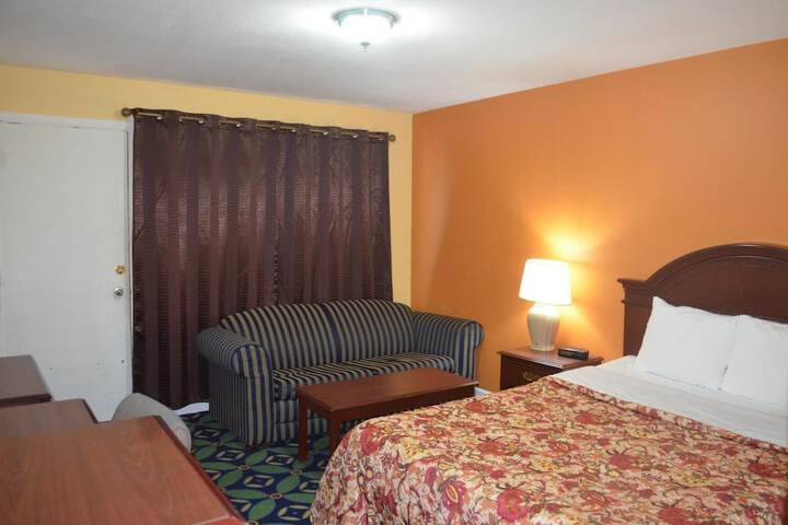 Room 8 of 24