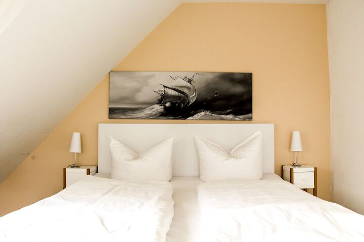 Room 4 of 86