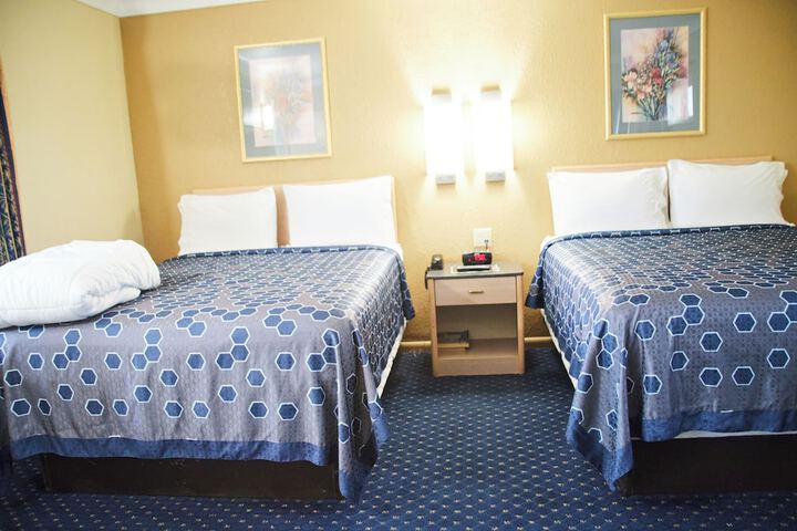 Room 8 of 27