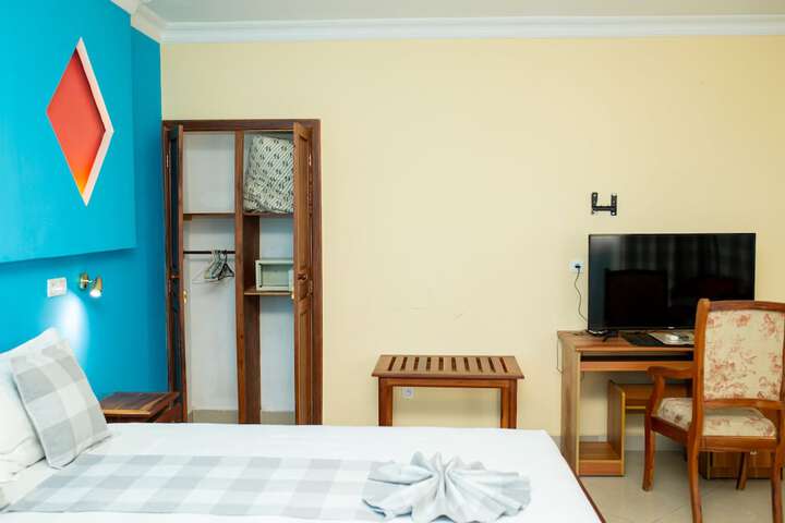 Room 13 of 50