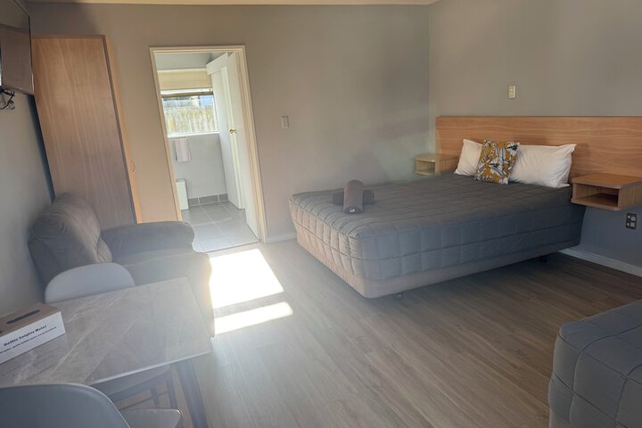 Room 8 of 25