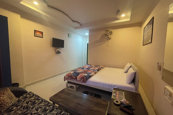 Room 18 of 94