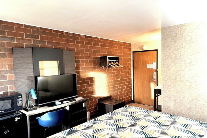 Room 17 of 40