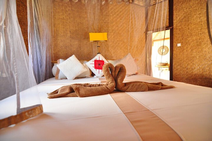 Room 8 of 80