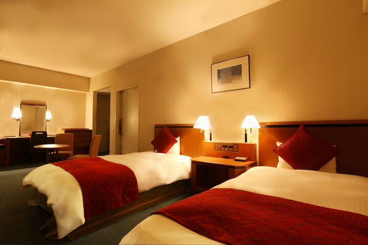 Room 4 of 85